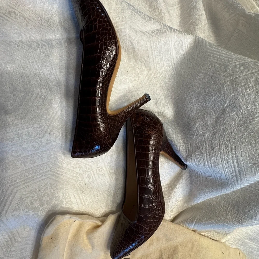 Manolo Blahnik brown Crocodile Heels